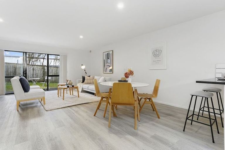 Photo of property in 10/548 Albany Highway, Albany, Auckland, 0632