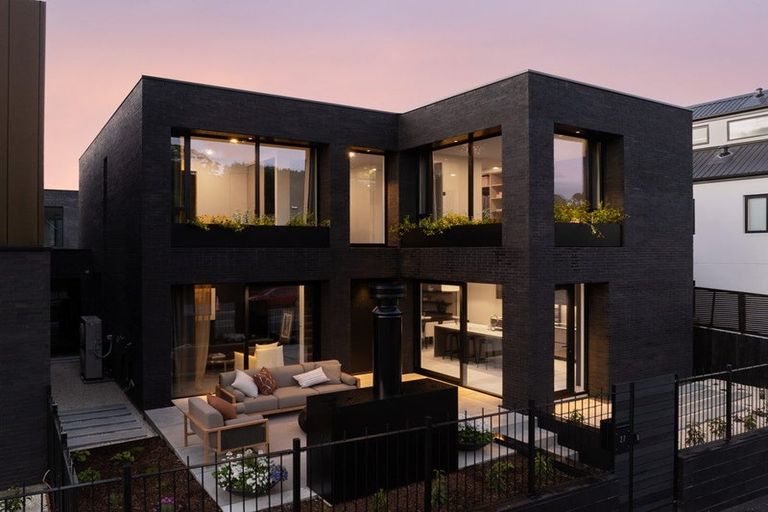 Photo of property in 27 Carlton Mill Road, Merivale, Christchurch, 8014