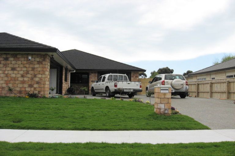 Photo of property in 47 Gandalf Crescent, Paraparaumu, 5032