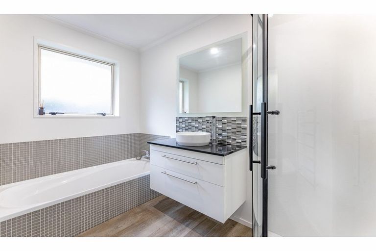 Photo of property in 2/36 Brittan Street, Linwood, Christchurch, 8011