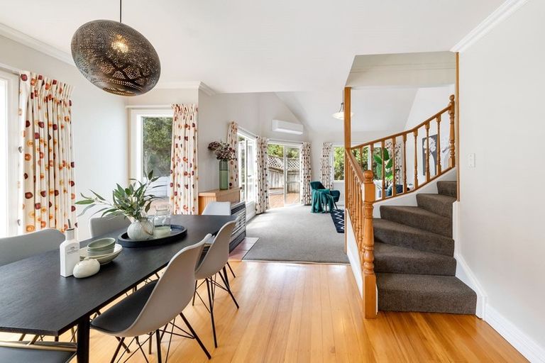 Photo of property in 24 Saunders Close, Whitby, Porirua, 5024