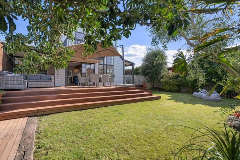 Photo of property in 202 Beverley Terrace, Whangamata, 3620