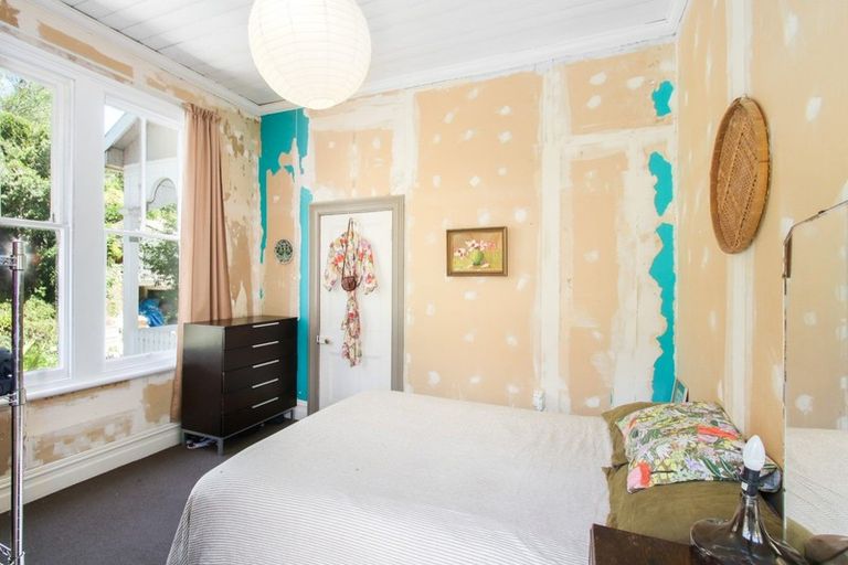 Photo of property in 48 Faraday Street, Hospital Hill, Napier, 4110