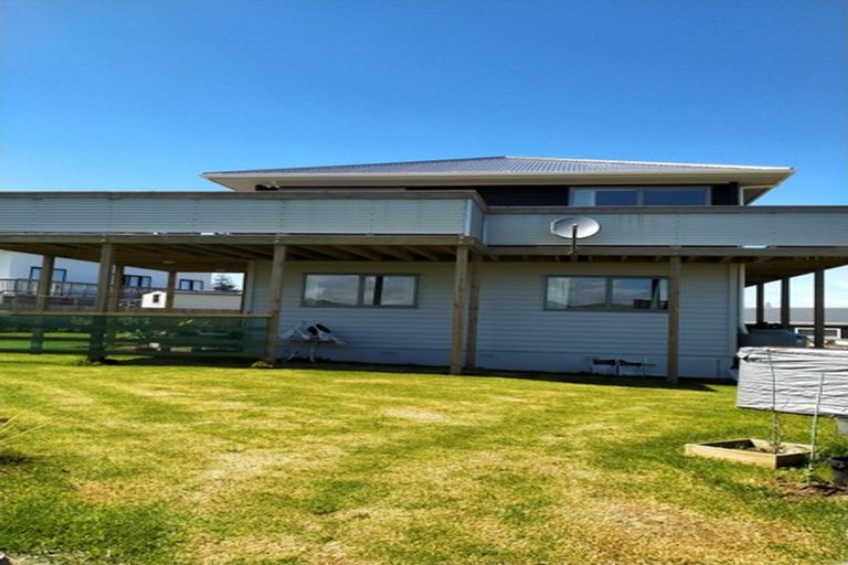 Photo of property in 5 Tua Tua Place, Baylys Beach, Dargaville, 0377