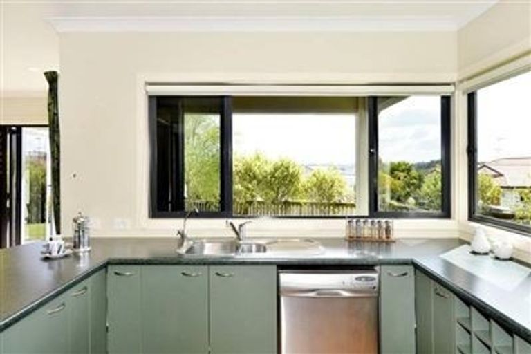 Photo of property in 23 Black Teal Close, Unsworth Heights, Auckland, 0632