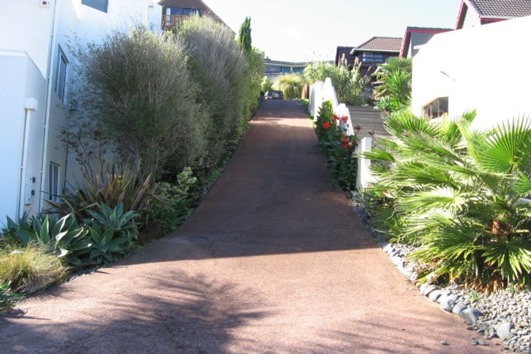 Photo of property in 1/6 Basilton Close, Bucklands Beach, Auckland, 2012
