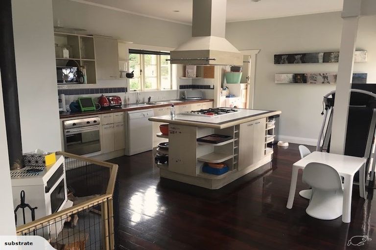 Photo of property in 93a Shaw Road, Oratia, Auckland, 0604