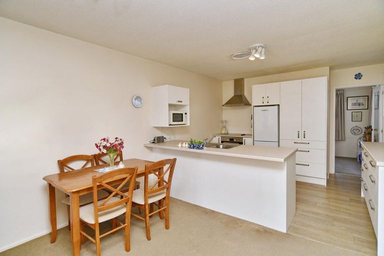 Photo of property in 2/7 Cassidy Place, Belfast, Christchurch, 8051