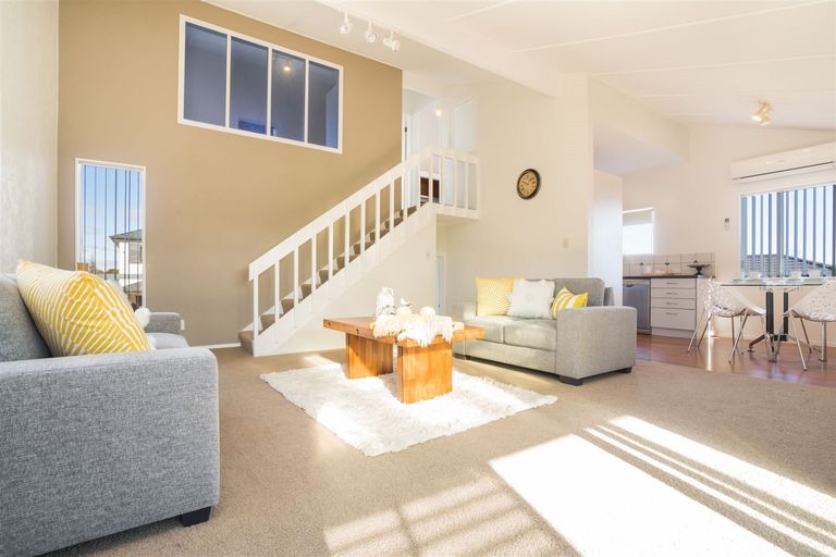 Photo of property in 42a Waimai Avenue, Weymouth, Auckland, 2103