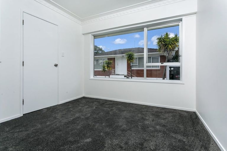 Photo of property in 1/169 Forrest Hill Road, Forrest Hill, Auckland, 0620