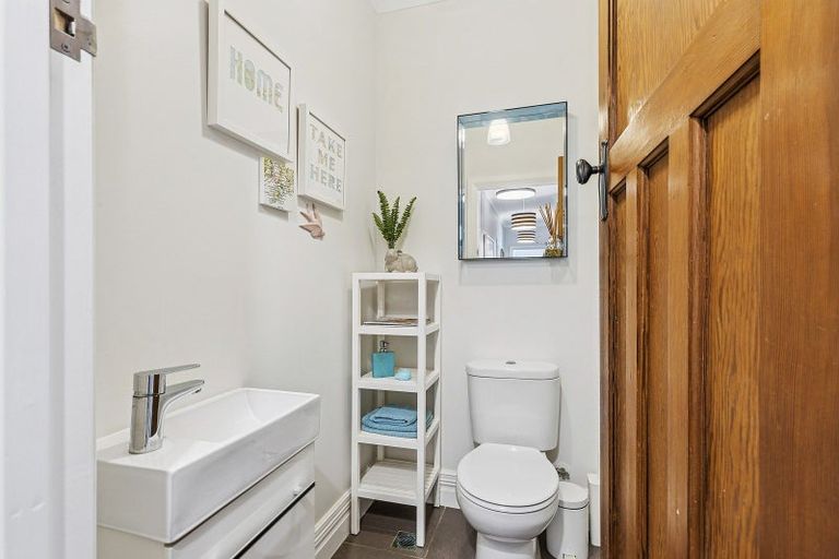 Photo of property in 8 Plymouth Street, Karori, Wellington, 6012