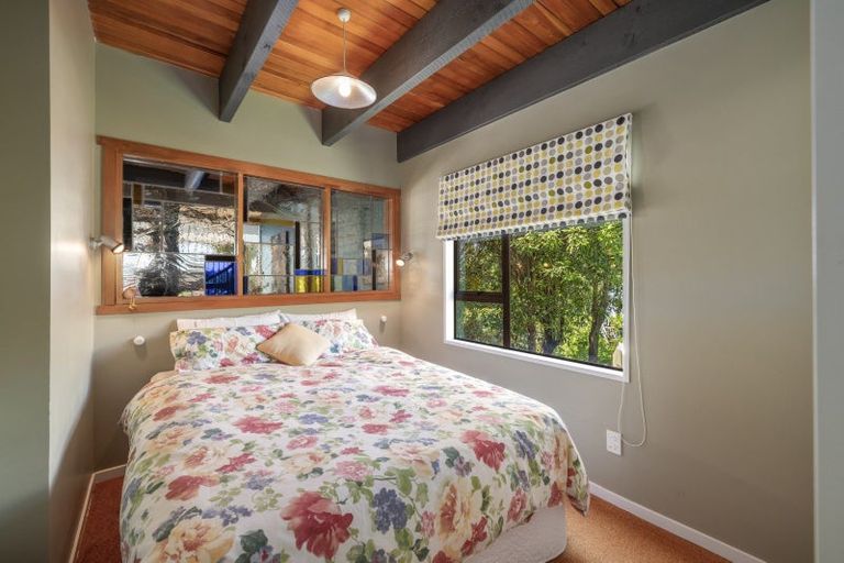 Photo of property in 5 Te Ara Crescent, Diamond Harbour, Lyttelton, 8971