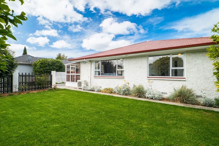 Photo of property in 408 Main North Road, Redwood, Christchurch, 8051