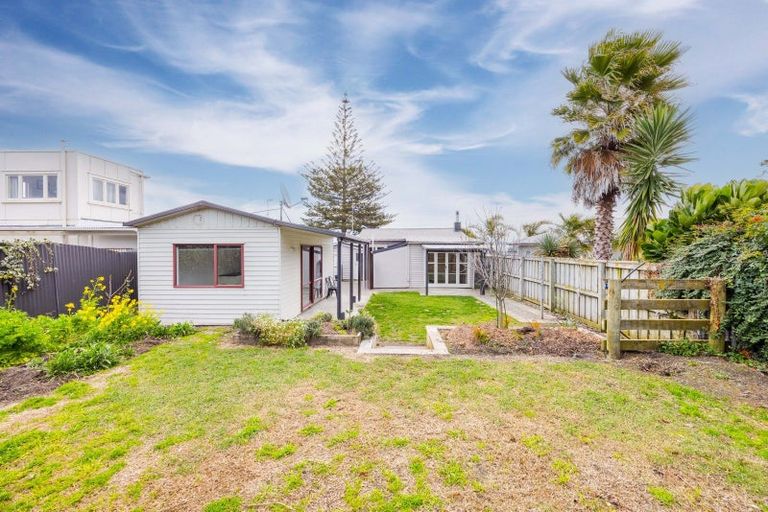 Photo of property in 9 Pukeko Place, Westshore, Napier, 4110