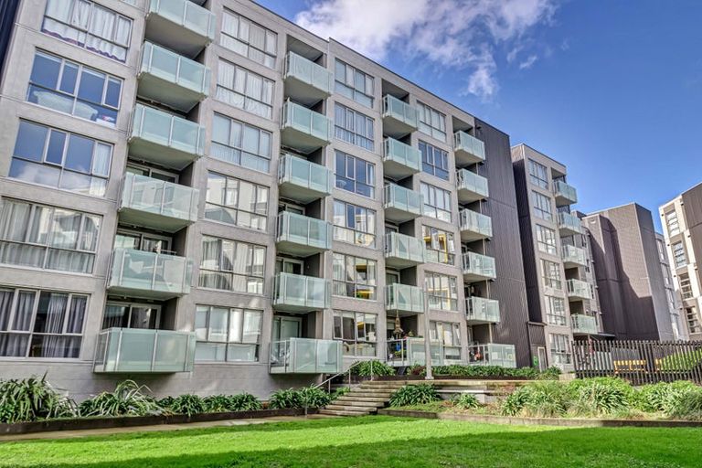 Photo of property in 407/3 Rose Garden Lane, Albany, Auckland, 0632