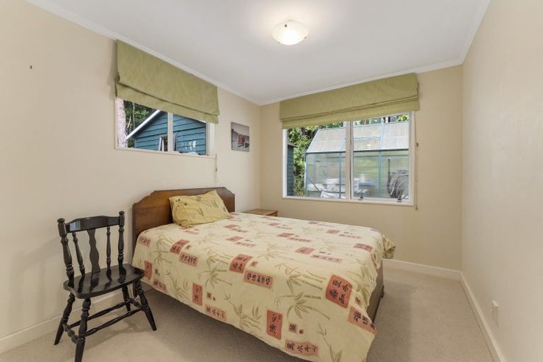 Photo of property in 15b Kakariki Grove, Waikanae, 5036