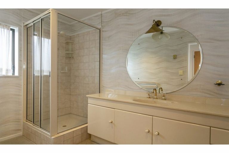 Photo of property in 20 Kurupae Road, Hilltop, Taupo, 3330