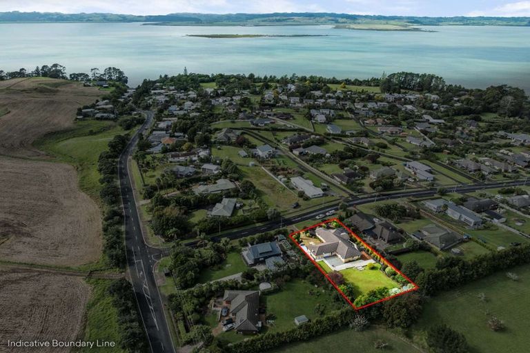 Photo of property in 3 Omana Avenue, Shelly Beach, Helensville, 0874