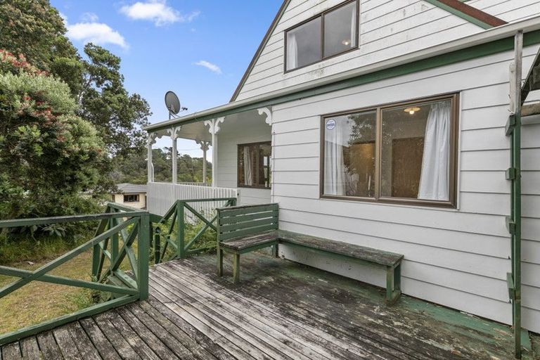 Photo of property in 1 Francis Curtis Avenue, Blockhouse Bay, Auckland, 0600