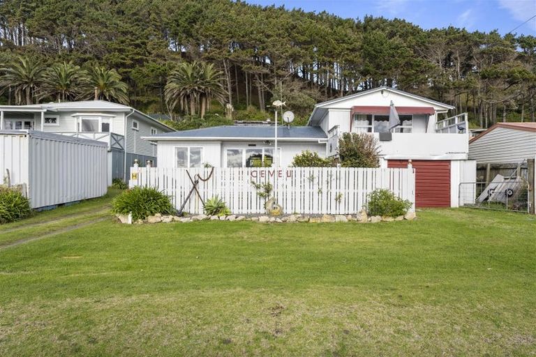 Photo of property in 139 Riria Kereopa Memorial Drive, Raglan, 3297