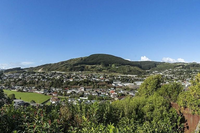 Photo of property in 20 Turriff Crescent, Tawa, Wellington, 5028