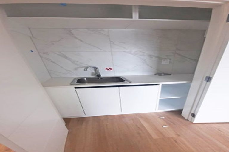 Photo of property in 1 Skua Road, Hobsonville, Auckland, 0616