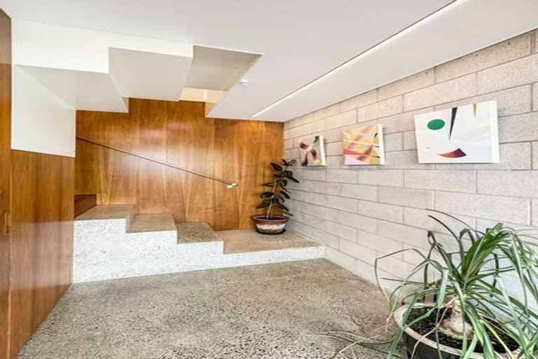 Photo of property in 6 Crawford Road, Kilbirnie, Wellington, 6022