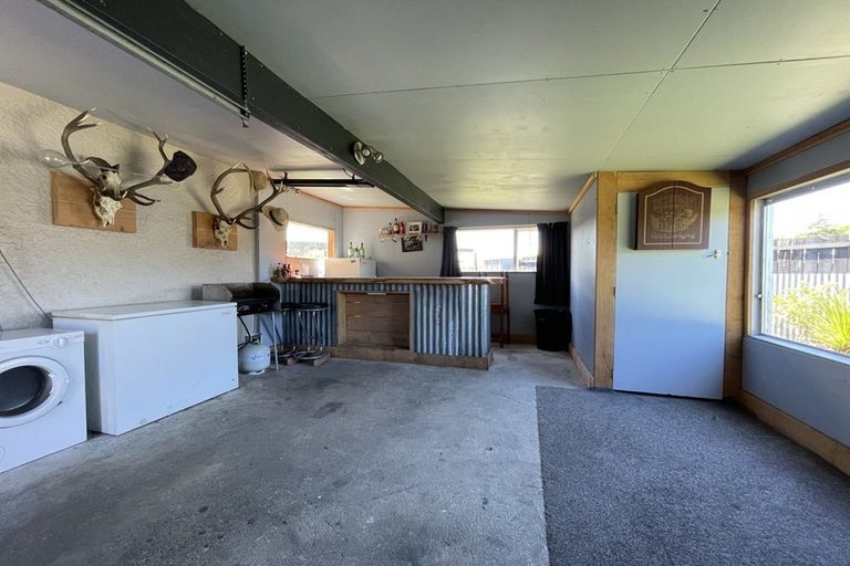 Photo of property in 49 Park Street, Winton, 9720