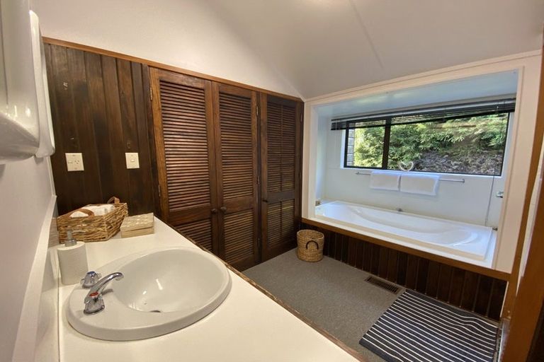 Photo of property in 9 Handley Place, Glen Avon, New Plymouth, 4312