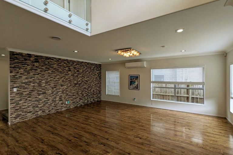 Photo of property in 16 Kira Road, Flat Bush, Auckland, 2016