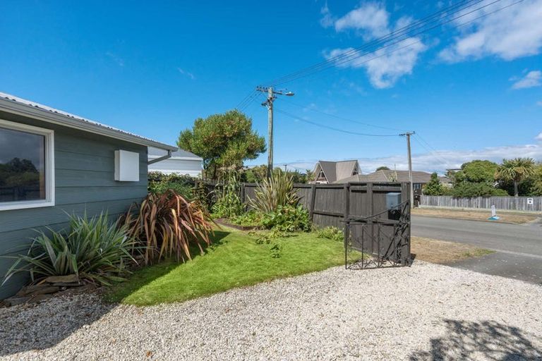 Photo of property in 19 Larnach Street, Waimairi Beach, Christchurch, 8083