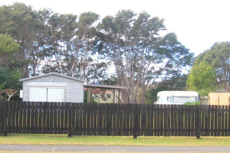 Photo of property in 122 Park Avenue, Whangamata, 3620