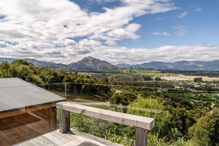 Photo of property in 65 Kanuka Rise, Albert Town, Wanaka, 9305