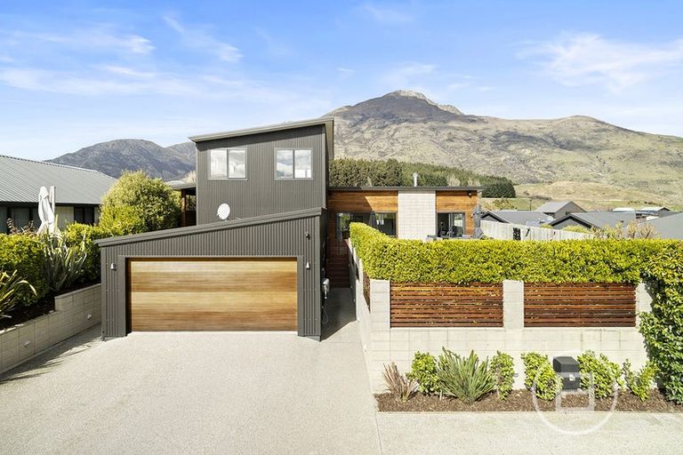Photo of property in 12 Violet Way, Lower Shotover, Queenstown, 9304