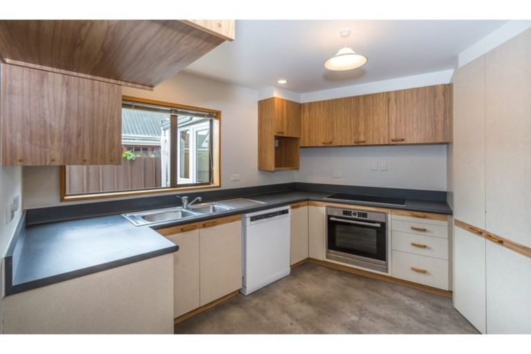 Photo of property in 2/40 Onslow Street, St Albans, Christchurch, 8014