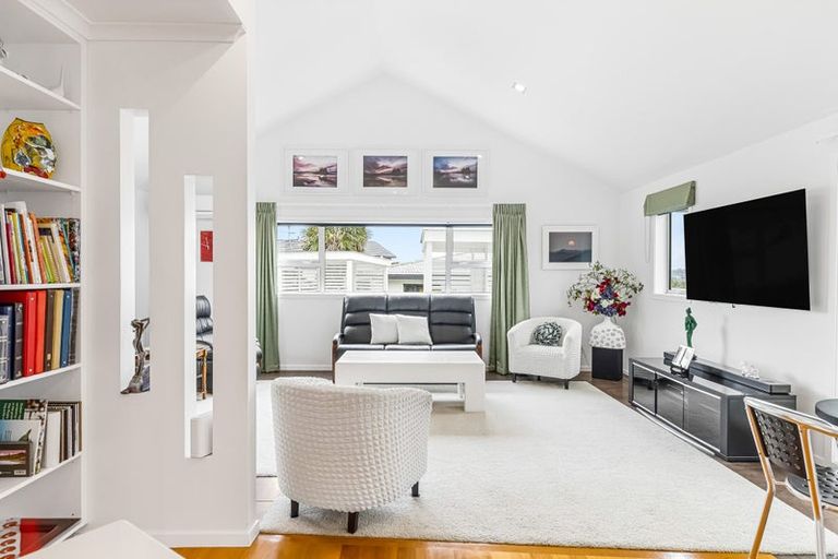 Photo of property in 9 San Marino Drive, Henderson, Auckland, 0612