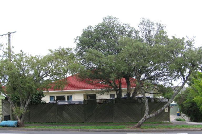 Photo of property in 3 Wilson Road, Glen Eden, Auckland, 0602