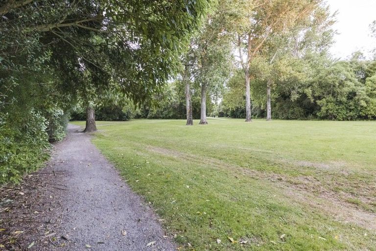 Photo of property in 52 Buick Crescent, Awapuni, Palmerston North, 4412