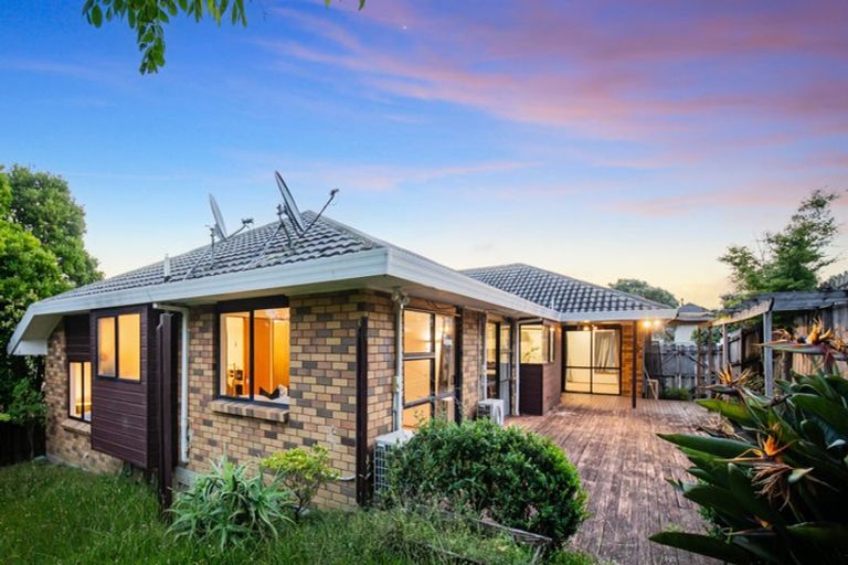 Photo of property in 40 Pigeon Mountain Road, Half Moon Bay, Auckland, 2012