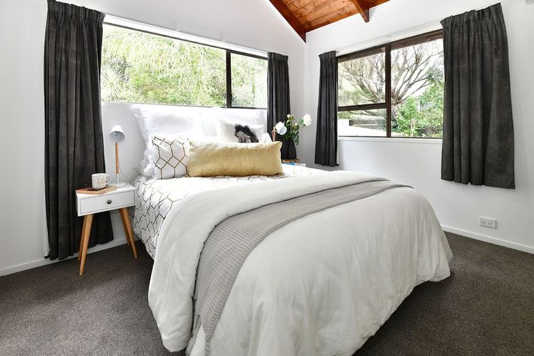 Photo of property in 61 Brian Crescent, Stanmore Bay, Whangaparaoa, 0932