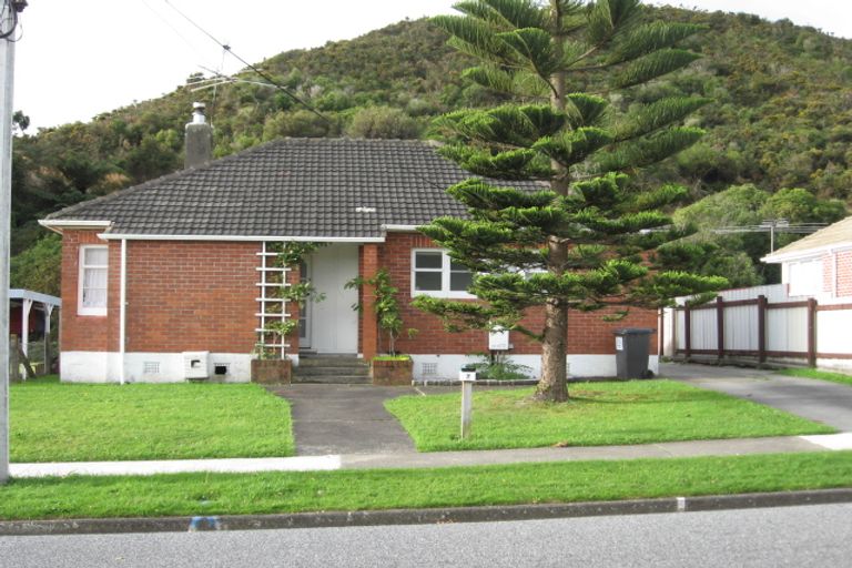 Photo of property in 7 Wilkie Crescent, Naenae, Lower Hutt, 5011