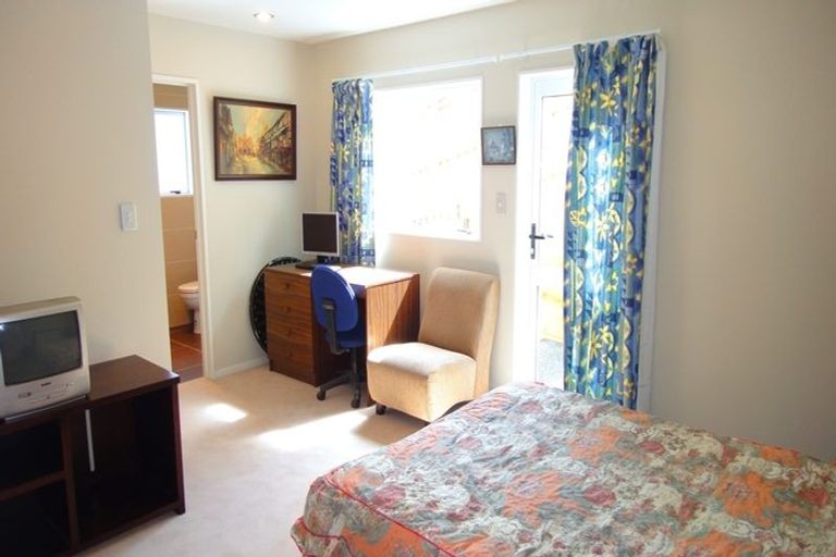 Photo of property in 20 Kilear Close, Pinehill, Auckland, 0632