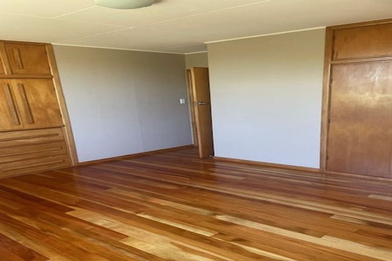 Photo of property in 21 Rauparaha Street, Waikanae Beach, Waikanae, 5036
