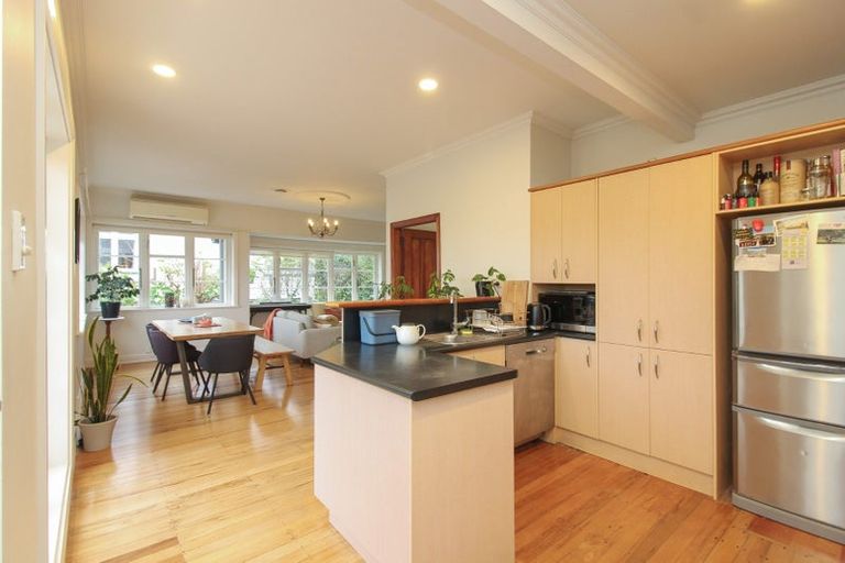 Photo of property in 118 Cashmere Avenue, Khandallah, Wellington, 6035