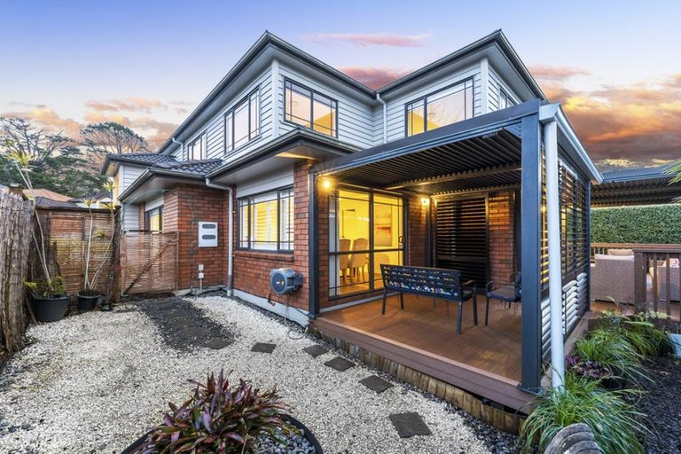 Photo of property in 54 Sapperton Drive, Henderson, Auckland, 0612