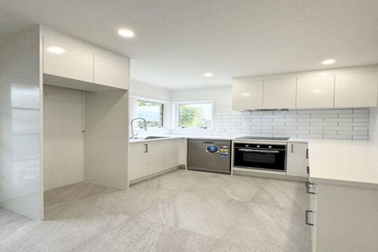 Photo of property in 1/97 Archers Road, Hillcrest, Auckland, 0629