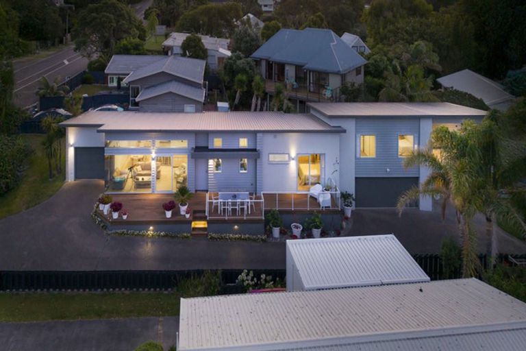 Photo of property in 870 Whangaparaoa Road, Manly, Whangaparaoa, 0930