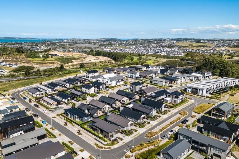 Photo of property in 2 Poroporo Lane, Wainui, Silverdale, 0992
