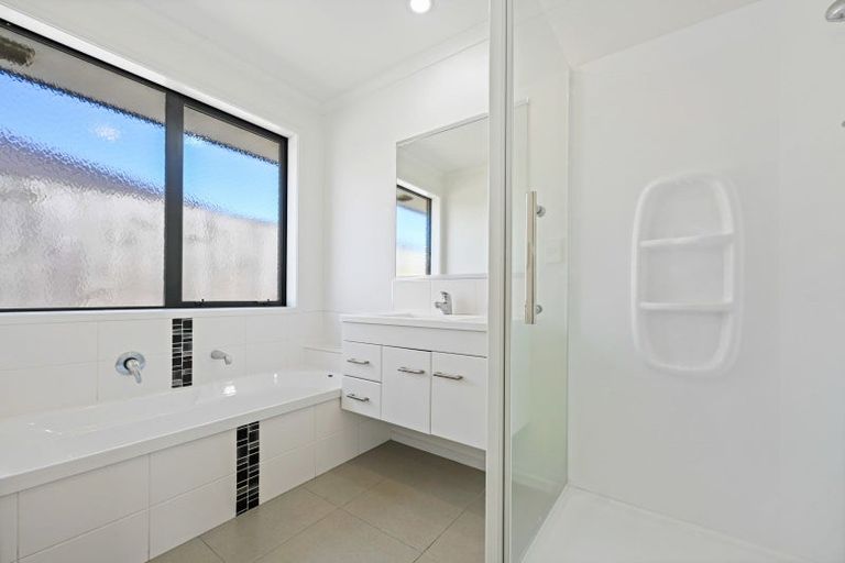 Photo of property in 44 Edgeview Crescent, Fitzroy, Hamilton, 3206