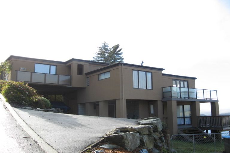 Photo of property in 1 Gum Lane, Queenstown, 9300